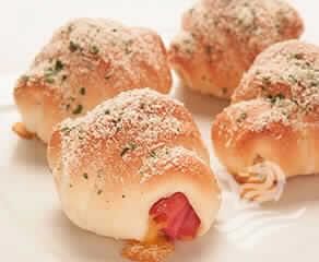 Pao Amigo De Mortadela E Queijo